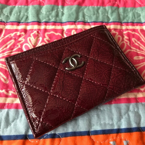 CHANEL - Dark Burgundy Leather Credit Card Holder - Picture 4 of 8